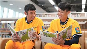 中國信託 「閱讀全壘打 夢想象前行」獲教育部2020閱讀磐石獎。（圖／中國信託提供）