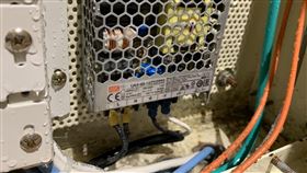 大龍新城,國宅,漏水,配線箱,瀑布,陳怡君,黃珊珊(翻攝自 市議員陳怡君 臉書)