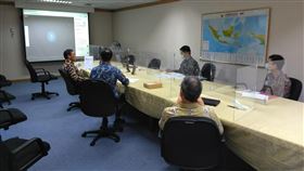 台灣印尼經貿合作前景線上研討會中華民國駐印尼代表處與印尼商工總會台灣委員會27日邀台灣、印尼產官學媒界舉行線上研討會，討論疫情期間及未來兩國經貿合作前景。圖為副代表藍夏禮等人與會畫面。（中華民國駐印尼代表處提供）中央社記者石秀娟雅加達傳真　109年8月27日