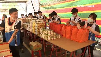 搶賺普渡財　量販店鋪桌PK超商幫拜