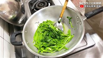 炒空心菜翠綠不變色　祕招竟是氣泡水