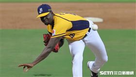 ▲中信兄弟先發投手德保拉。（圖／記者劉彥池攝影）