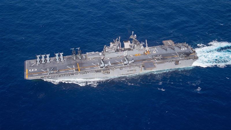 美兩棲突擊艦現蹤台外海　衛星照曝光