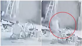 女吃麵遭前夫砍頭（圖／翻攝自微博）