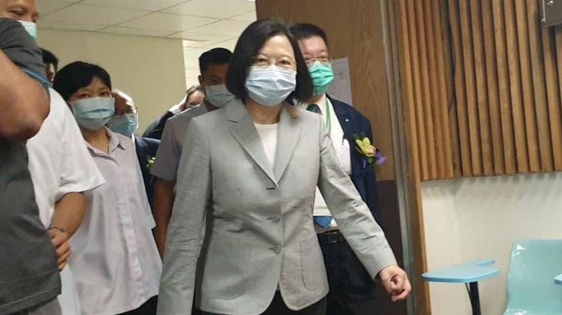 防疫有功要感謝他們　小英：注意健康