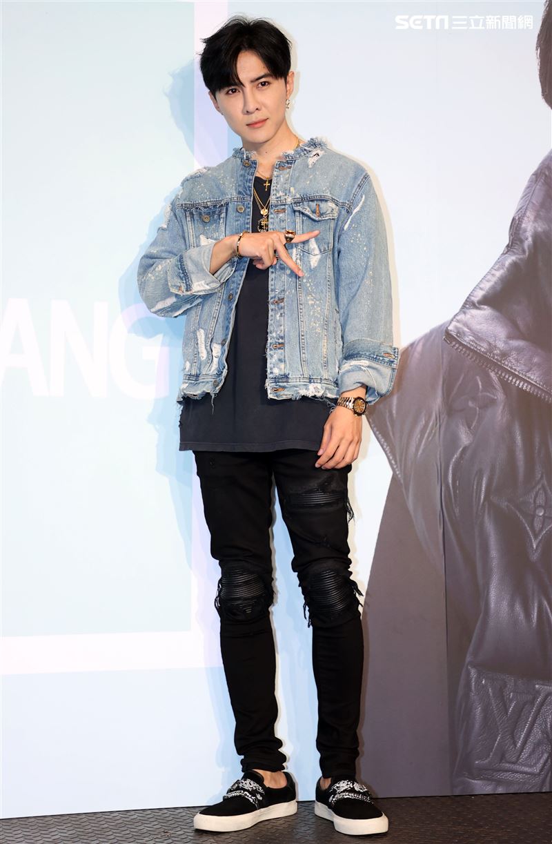 睽違9年唐禹哲也終於以歌手的身份親自作詞作曲，在台灣發行全新單曲〈算了吧〉、〈DOWN〉。（記者邱榮吉/攝影）