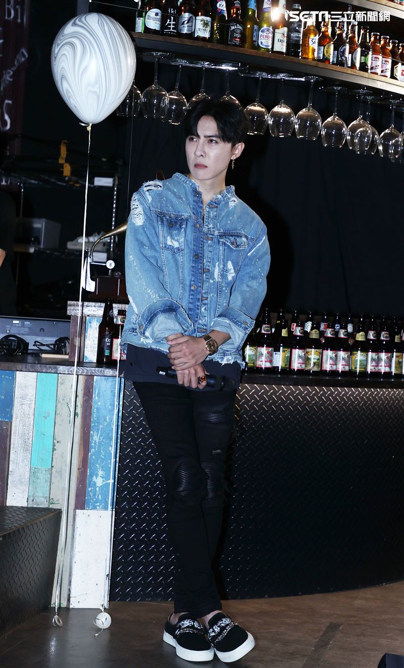 睽違9年唐禹哲也終於以歌手的身份親自作詞作曲，在台灣發行全新單曲〈算了吧〉、〈DOWN〉。（記者邱榮吉/攝影）