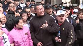 館粉心疼！身刺「惡名昭彰」埋伏4小時替館長「報仇」