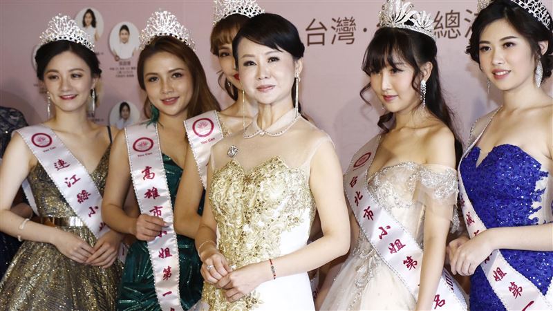 城市小姐選拔！許聖梅主持爆美乳辣炸