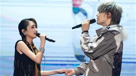 八三夭邀請柯佳嬿擔任高雄巨蛋嘉賓。（圖／KKLIVE）