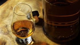 威士忌 酒杯(圖/pixabay)