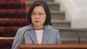 鬆綁美豬進口　總統：將設立百億元養豬產業基金總統蔡英文28日宣布將放寬美豬、美牛進口，她表示，政府不會犧牲本國豬農，將設立新台幣100億元的「養豬產業基金」，確保豬農收益不會受到影響。中央社記者裴禛攝　109年8月28日