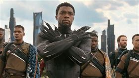 《黑豹》查德威克鮑斯曼（中）驚傳病逝讓漫威迷震驚。（圖／翻攝自查德威克鮑斯曼IG）