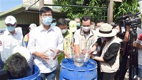 陳其邁前往「高雄市銀髮族市民農園」視察登革熱防治作為（圖／高雄市政府提供）