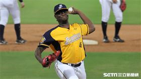 ▲中信兄弟先發投手德保拉。（圖／記者劉彥池攝影）