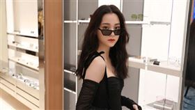 歐陽娜娜日前出席活動貼出現場精修照。（圖／翻攝自歐陽娜娜工作室微博）