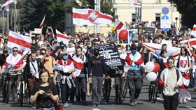 白俄羅斯民眾走上街頭，抗議總統魯卡申柯（ Alexander Lukashenko），圖／美聯社／達志影像