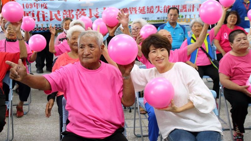 2020健康施政　台東饒慶鈴拿第一