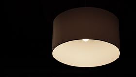 天花板,燈,照明(翻攝自 Pixabay )