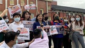 國民黨團突襲開記者會反美豬、林奕華（圖／記者張之謙攝影）