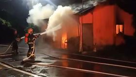 縱火,屏東,萬巒,喝酒(圖／翻攝畫面)
