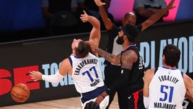 NBA／傷人不檢討　莫理斯還嗆金童
NBA,季後賽,達拉斯獨行俠,Luka Doncic,洛杉磯快艇,Marcus Morris
翻攝自推特Bleacher Report