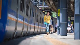 可不可以,你也剛好喜歡我,陳妤,火車,山佳車站,女大生　圖／華映娛樂提供