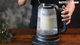 伊萊克斯今（1）天宣布，結合高實用性及北歐極簡風格美學，推出3款高效能美學家電（圖／品牌提供）