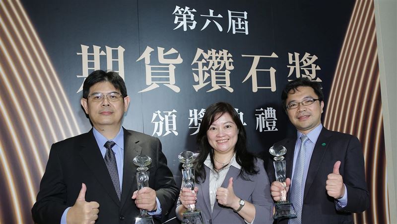 國壽連續6年蟬聯保險業交易量鑽石獎