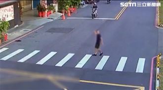 扯！新北男衝馬路 突襲騎士噴辣椒水