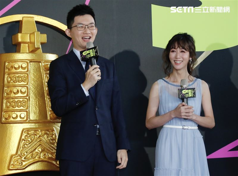 廣播金鐘獎由廣播人瑪麗與網路KOL視網膜跨界攜手主持。（圖／記者林聖凱攝影）