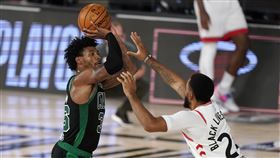 ▲「聰明哥」史馬特（Marcus Smart）第四節飆進5顆三分球。（圖／美聯社／達志影像）