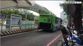獨／台中詭路段…公車半月2度同地壞（圖／翻攝畫面）