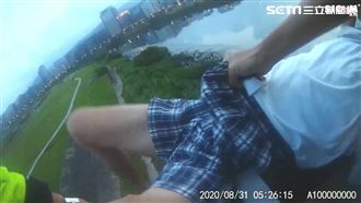 男獨坐4樓高電箱欲跳河　警箭步解圍