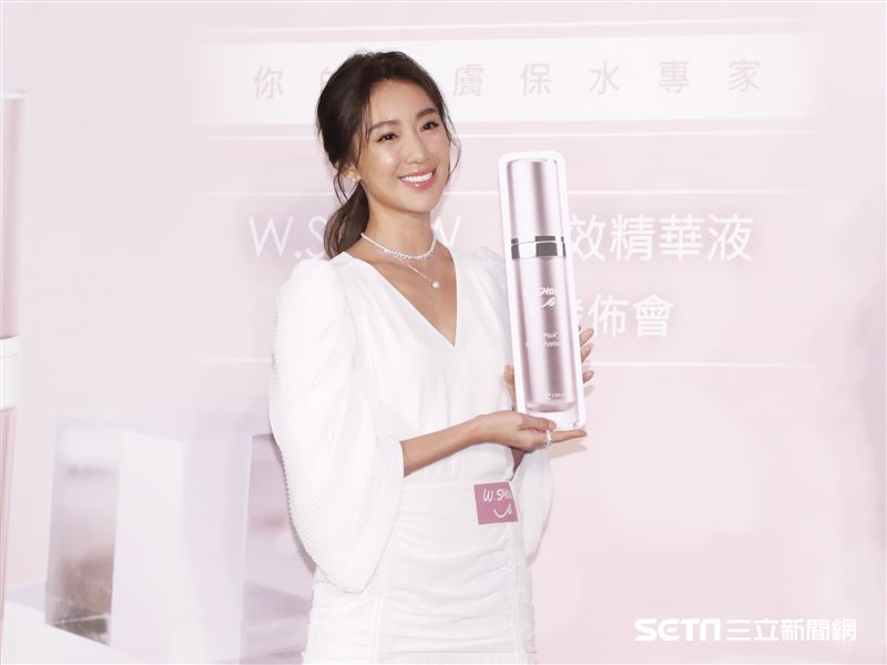 隋棠出席保養品代言活動，日前去恆春曬得一身黝黑肌膚。（圖／記者林聖凱攝影）