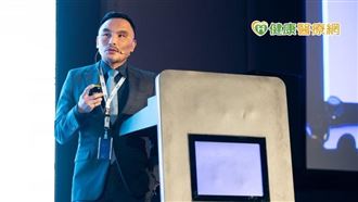 林上立醫師提到，凱格爾運動則須透過多次的自行訓練，主動收縮盆底肌群，不過由於自主凱格爾運動收縮頻率與強度有限，許多患者無法確定是否有正確運動到盆底肌，因此效果也難以評估。