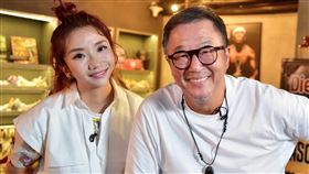 王偉忠到陶晶瑩「陶口秀」節目訪問。（圖／泰坦星文創提供）