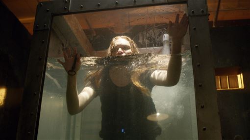 網紅遭「囚禁」！被可怕刑具活活玩死