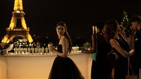 Netflix愛情喜劇影集《艾蜜莉在巴黎》最新海報/Netflix 提供