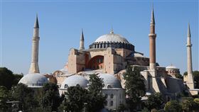 聖索菲亞清真寺近1500年歷史的世界遺產聖索菲亞（圖）定位從博物館改成清真寺，土耳其24日將開放穆斯林進行86年來首場聚禮。圖攝於22日。中央社記者何宏儒伊斯坦堡攝  109年7月23日