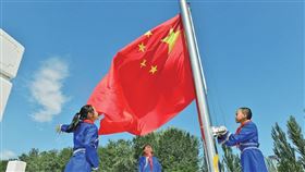 中國內蒙古教育廳日前發布《全區民族語言授課學校小學一年級和初中一年級使用國家統編語文教材實施方案》（圖／翻攝自內蒙古新聞網）