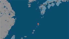 日本NHK報導，一艘巴拿馬籍載有近6000隻牲畜和43名船員的貨船，2日於東海向日本西南方的奄美大島（紅標處）發出求救訊號後就下落不明。（圖／翻攝自Google地圖google.com/maps）
