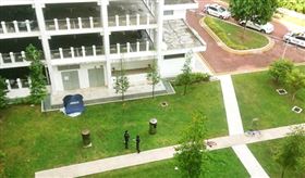 少女從停車場6樓墜下。（圖／翻攝自新明日報） 