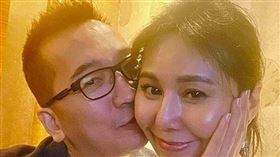 王世均,洪曉蕾/臉書