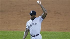 ▲洋基終結者查普曼（Aroldis Chapman）99英里伸卡球挨轟搞砸救援。（圖／美聯社／達志影像）