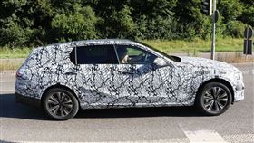 ▲賓士C-Class測試車（圖／翻攝自motor1）