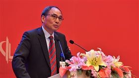 鄭永年，習近平經濟國師之一，曾任新加坡國立大學教授及東亞研究所所長，近期遭爆性騷擾醜聞，並遭新加坡警方嚴厲警告（圖／翻攝人民網）