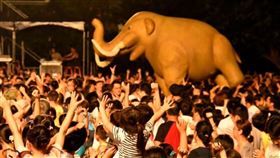 疫情解封後重啟巡演  紙風車9月屏東共3場疫情解封後重啟巡演的「紙風車368兒童藝術工程」，9月前進屏東縣，5日、6日及9日晚上7時分別於林邊國小、九如休閒運動公園及琉球鄉全德國小演出。（紙風車藝術工程提供）中央社記者郭芷瑄傳真  109年9月4日