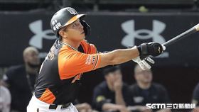 ▲統一獅三壘手郭阜林敲出2分打點安打。（圖／記者劉彥池攝影）