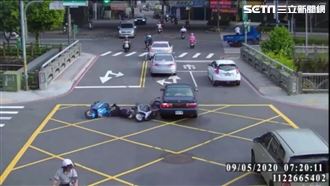 超車遭擦撞！騎士遭轎車輾頭重創亡